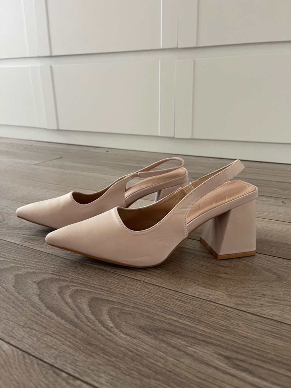 Pointed Toe Slingback Block Heel Pumps in Blush